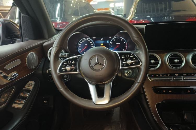 Used Mercedes-Benz GLC 2020 GLC 300 L 4MATIC Luxury Model Steering Wheel