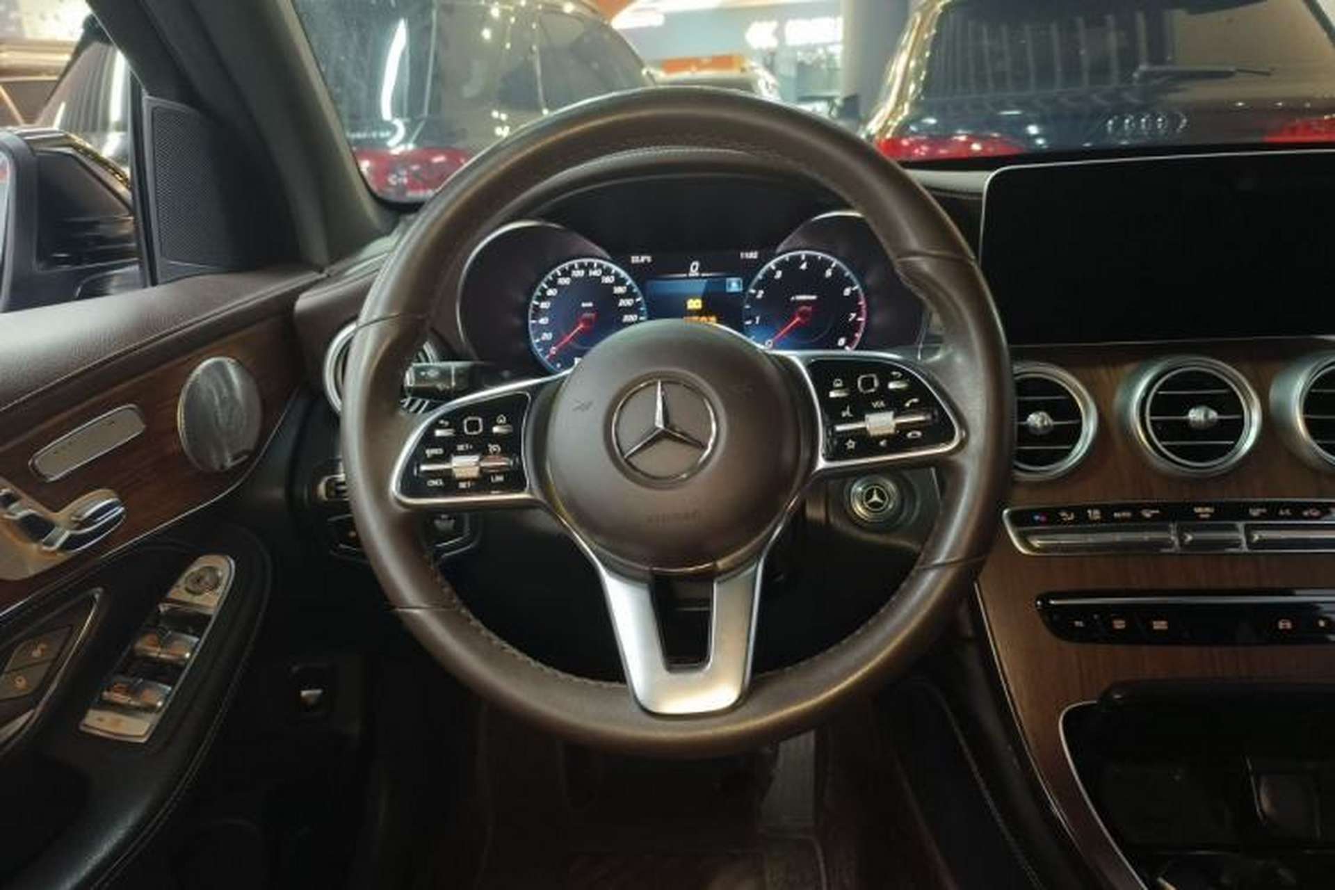 Used Mercedes-Benz GLC 2020 GLC 300 L 4MATIC Luxury Model Steering Wheel