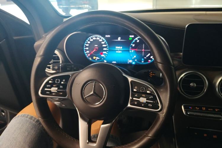 Used Mercedes-Benz GLC 2020 GLC 300 L 4MATIC Dynamic Edition Steering Wheel