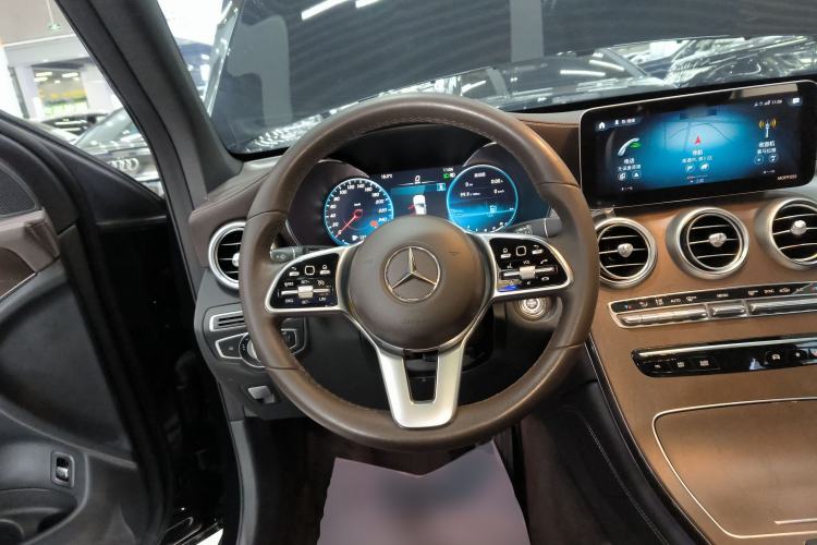 Used Mercedes-Benz GLC 2020 Facelift GLC 260 L 4MATIC Luxury Edition Steering Wheel