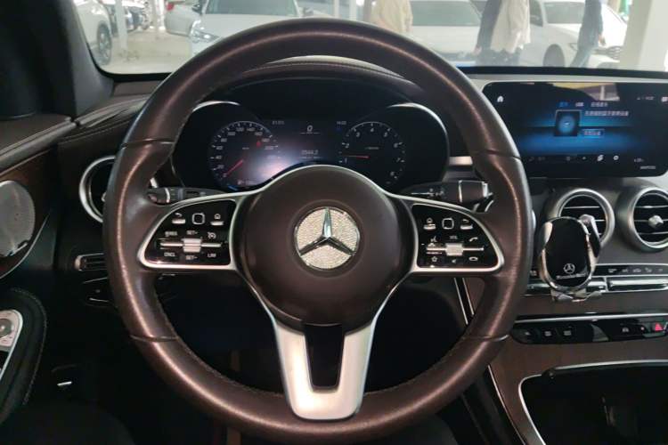Used Mercedes-Benz GLC 2020 Facelift GLC 300 L 4MATIC Dynamic Edition Steering Wheel