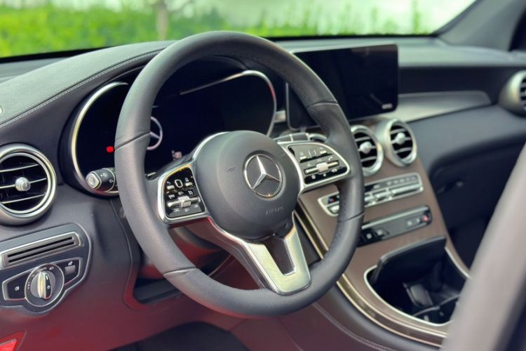 Used Mercedes-Benz GLC 2020 GLC 300 L 4MATIC Dynamic Edition Steering Wheel
