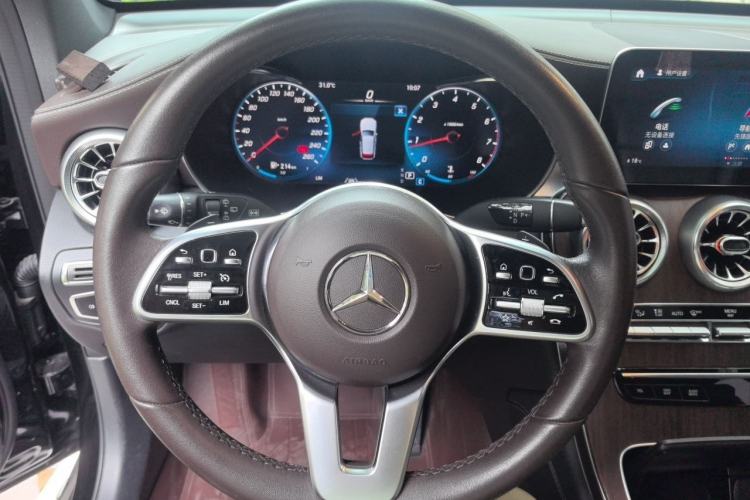 Used Mercedes-Benz GLC 2020 Facelifted GLC 300 L 4MATIC Luxury Edition Steering Wheel