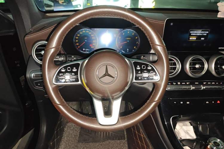 Used Mercedes-Benz GLC 2020 Facelifted GLC 260 L 4MATIC Dynamic Edition Steering Wheel