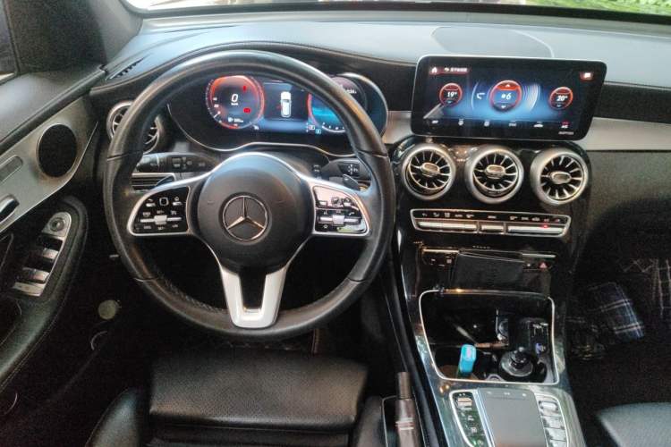 Used Mercedes-Benz GLC 2020 Facelifted GLC 260 L 4MATIC Dynamic Edition Steering Wheel