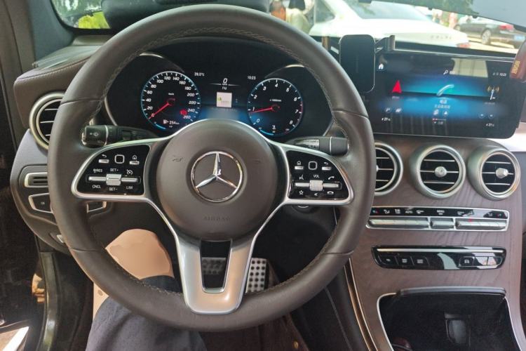 Used Mercedes-Benz GLC 2020 Facelift GLC 300 L 4MATIC Dynamic Edition Steering Wheel