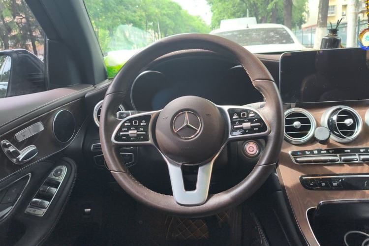 Used Mercedes-Benz GLC 2020 Facelift GLC 260 L 4MATIC Luxury Edition Steering Wheel