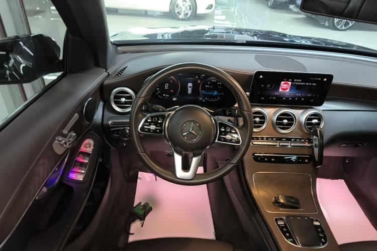Used Mercedes-Benz GLC 2020 GLC 260 L 4MATIC Luxury Model Steering Wheel