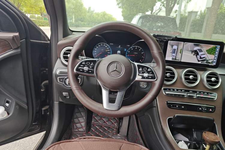 Used Mercedes-Benz GLC 2020 GLC 260 L 4MATIC Luxury Model Steering Wheel