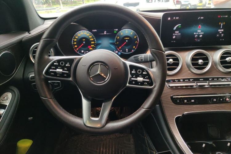 Used Mercedes-Benz GLC 2020 GLC 260 L 4MATIC Luxury Model Steering Wheel
