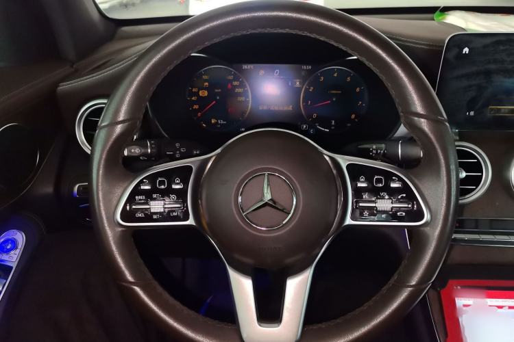 Used Mercedes-Benz GLC 2020 Facelift GLC 260 L 4MATIC Luxury Edition Steering Wheel