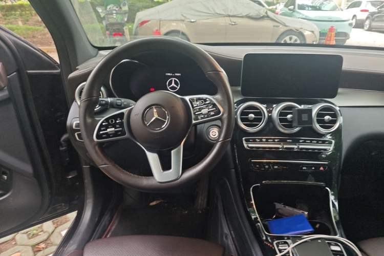 Used Mercedes-Benz GLC 2020 Facelifted GLC 260 L 4MATIC Dynamic Edition Steering Wheel
