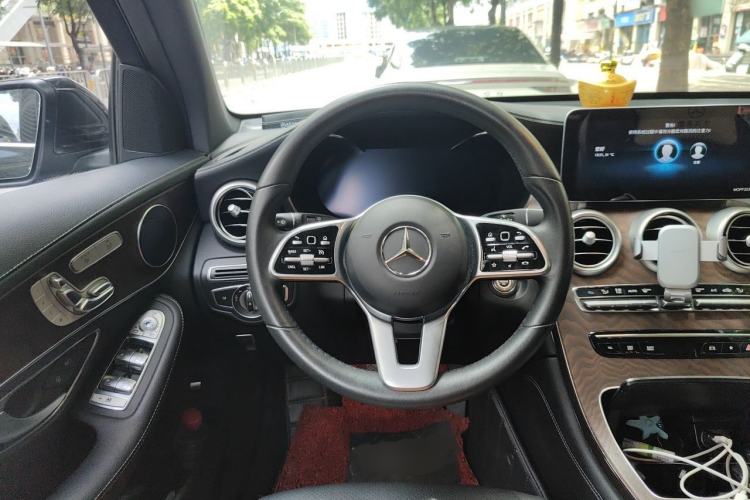 Used Mercedes-Benz GLC 2020 Facelift GLC 260 L 4MATIC Luxury Edition Steering Wheel