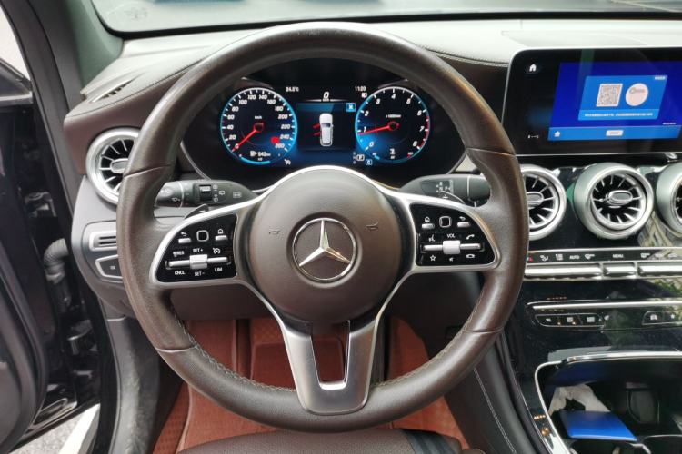 Used Mercedes-Benz GLC 2020 Facelift GLC 260 L 4MATIC Luxury Edition Steering Wheel