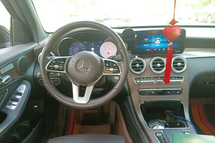 Used Mercedes-Benz GLC 2020 GLC 260 L 4MATIC Luxury Model Steering Wheel