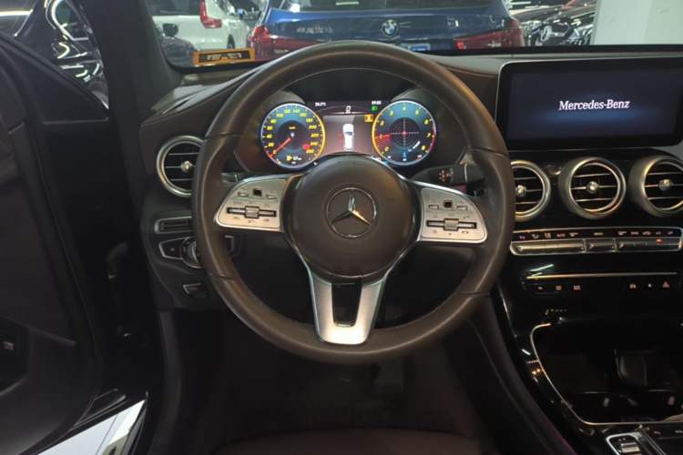 Used Mercedes-Benz GLC 2020 Facelift GLC 260 L 4MATIC Luxury Edition Steering Wheel