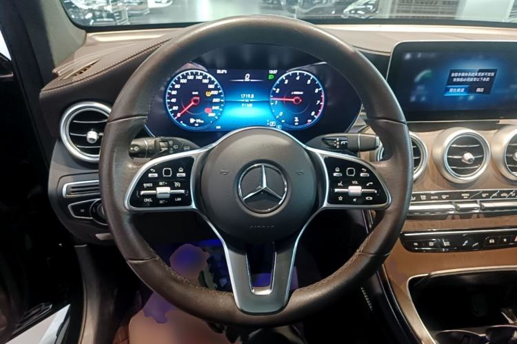 Used Mercedes-Benz GLC 2020 Facelift GLC 260 L 4MATIC Luxury Edition Steering Wheel