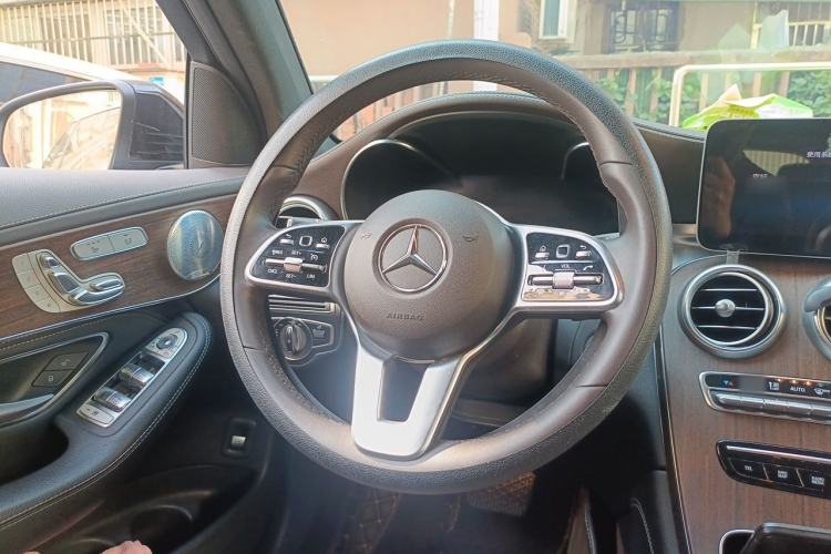 Used Mercedes-Benz GLC 2020 GLC 300 L 4MATIC Luxury Model Steering Wheel