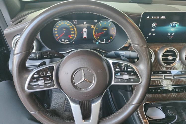 Used Mercedes-Benz GLC 2020 Facelift GLC 260 L 4MATIC Luxury Edition Steering Wheel