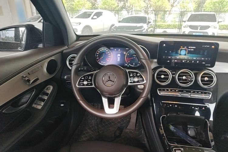 Used Mercedes-Benz GLC 2020 Facelifted GLC 260 L 4MATIC Dynamic Edition Steering Wheel