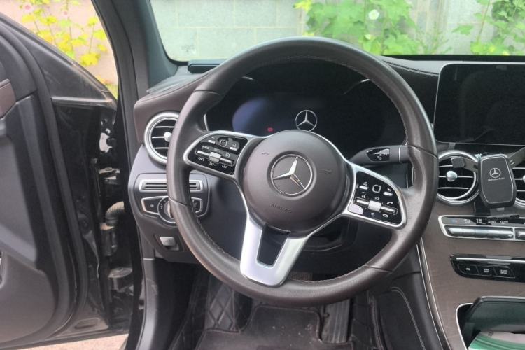 Used Mercedes-Benz GLC 2020 GLC 260 L 4MATIC Luxury Model Steering Wheel