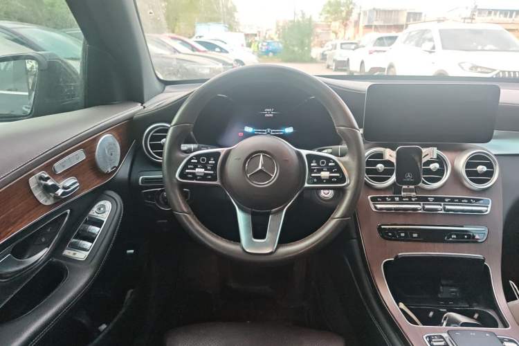Used Mercedes-Benz GLC 2020 Facelifted GLC 300 L 4MATIC Luxury Edition Steering Wheel