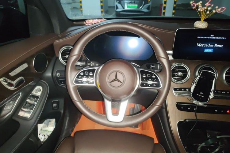 Used Mercedes-Benz GLC 2020 Facelifted GLC 260 L 4MATIC Dynamic Edition Steering Wheel
