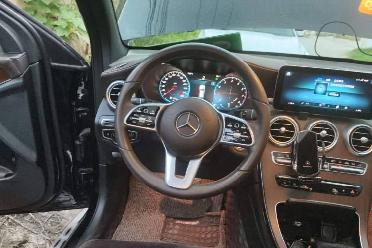 Used Mercedes-Benz GLC 2020 Facelift GLC 300 L 4MATIC Dynamic Edition Steering Wheel