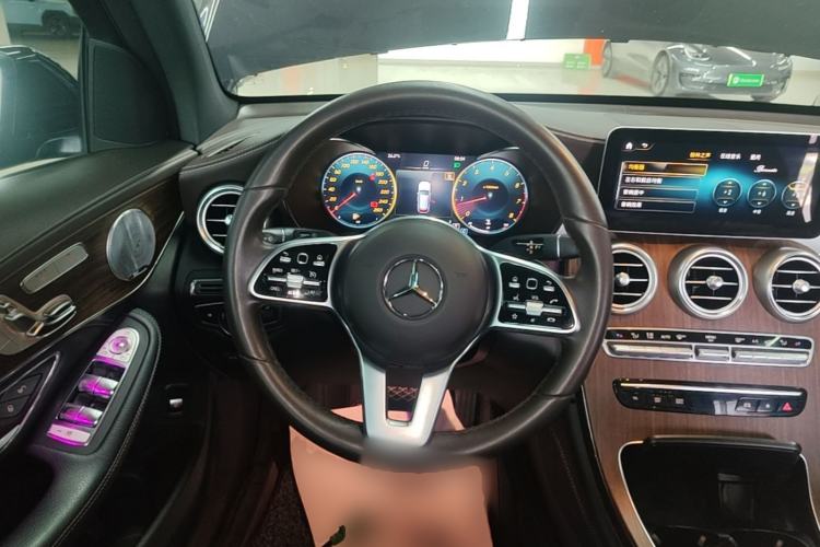 Used Mercedes-Benz GLC 2020 GLC 300 L 4MATIC Luxury Model Steering Wheel