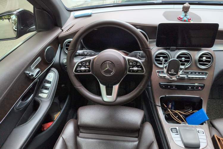 Used Mercedes-Benz GLC 2020 Facelift GLC 260 L 4MATIC Luxury Edition Steering Wheel