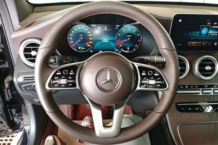 Used Mercedes-Benz GLC 2020 Facelift GLC 300 L 4MATIC Dynamic Edition Steering Wheel