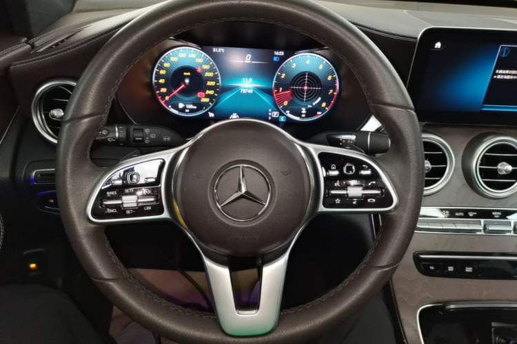 Used Mercedes-Benz GLC 2020 Facelift GLC 300 L 4MATIC Dynamic Edition Steering Wheel