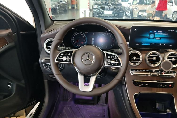 Used Mercedes-Benz GLC 2020 GLC 300 L 4MATIC Luxury Model Steering Wheel