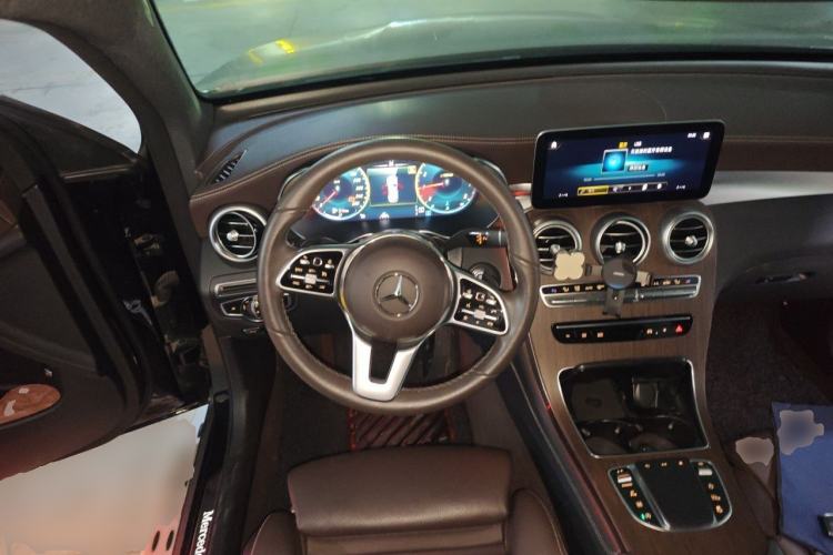 Used Mercedes-Benz GLC 2020 Facelift GLC 300 L 4MATIC Dynamic Edition Steering Wheel