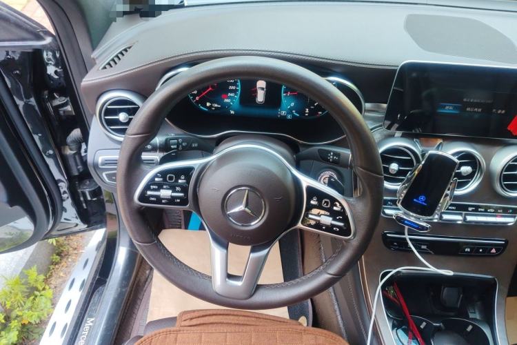 Used Mercedes-Benz GLC 2020 GLC 260 L 4MATIC Luxury Model Steering Wheel
