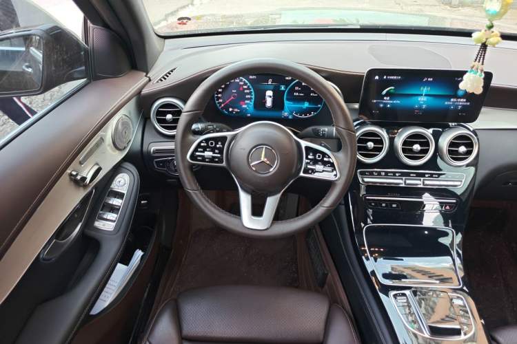 Used Mercedes-Benz GLC 2020 Facelifted GLC 260 L 4MATIC Dynamic Edition Steering Wheel