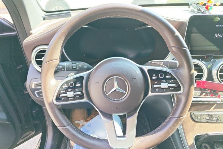 Used Mercedes-Benz GLC 2020 Facelift GLC 260 L 4MATIC Luxury Edition Steering Wheel