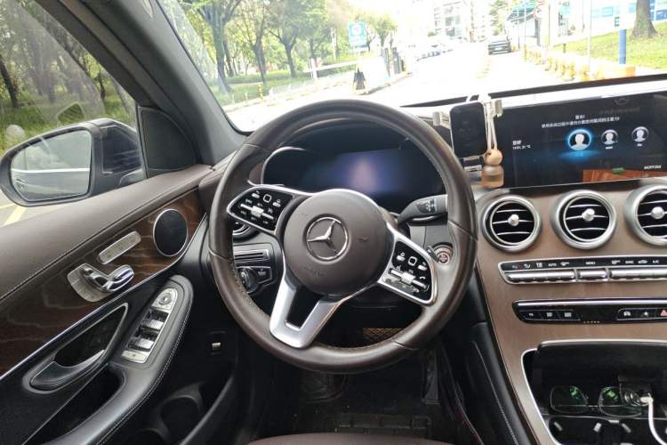 Used Mercedes-Benz GLC 2020 GLC 300 L 4MATIC Dynamic Edition Steering Wheel