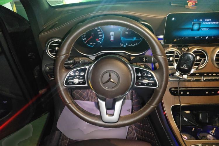 Used Mercedes-Benz GLC 2020 Facelift GLC 260 L 4MATIC Luxury Edition Steering Wheel