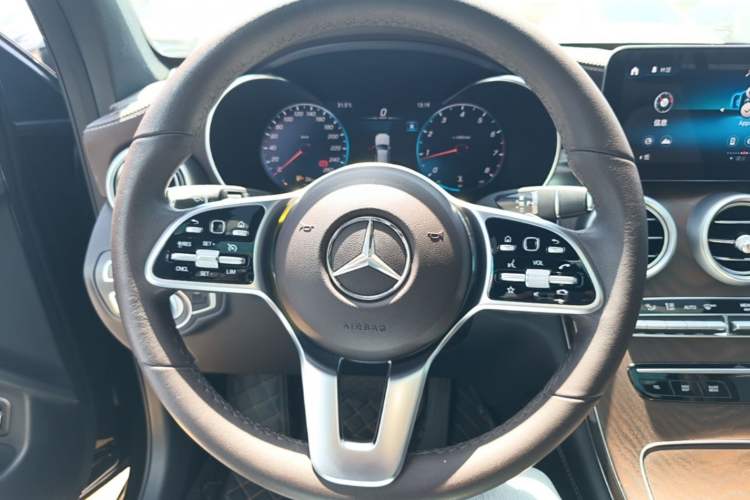 Used Mercedes-Benz GLC 2020 GLC 260 L 4MATIC Dynamic Model Steering Wheel