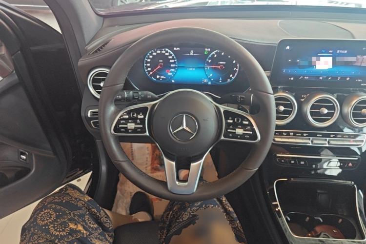 Used Mercedes-Benz GLC 2020 Facelift GLC 260 L 4MATIC Luxury Edition Steering Wheel