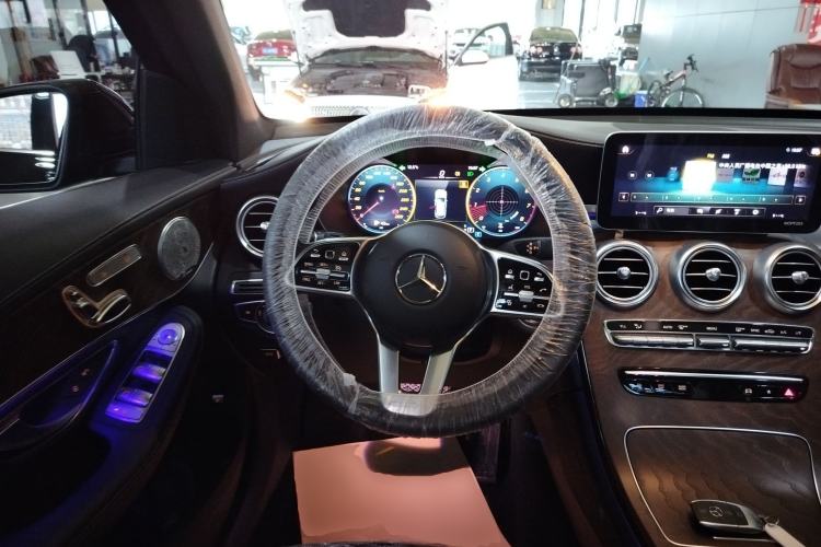 Used Mercedes-Benz GLC 2020 GLC 260 L 4MATIC Luxury Model Steering Wheel