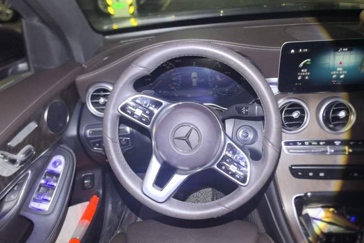 Used Mercedes-Benz GLC 2020 Facelift GLC 300 L 4MATIC Dynamic Edition Steering Wheel