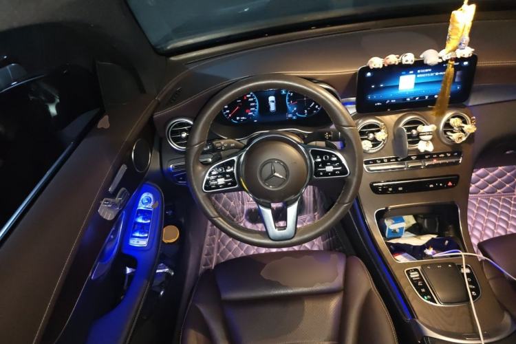 Used Mercedes-Benz GLC 2020 Facelift GLC 260 L 4MATIC Luxury Edition Steering Wheel