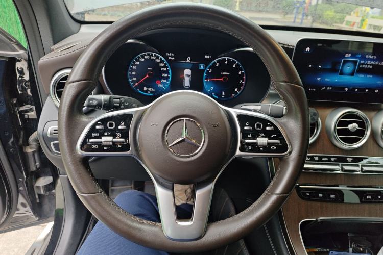 Used Mercedes-Benz GLC 2020 GLC 300 L 4MATIC Luxury Model Steering Wheel