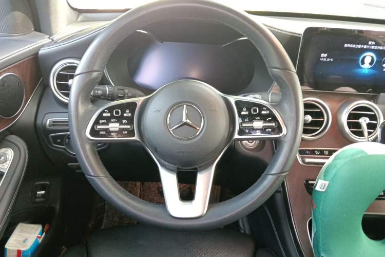 Used Mercedes-Benz GLC 2020 Facelift GLC 260 L 4MATIC Luxury Edition Steering Wheel