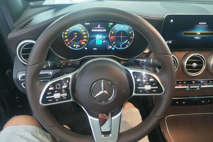 Used Mercedes-Benz GLC 2020 GLC 300 L 4MATIC Luxury Model Steering Wheel