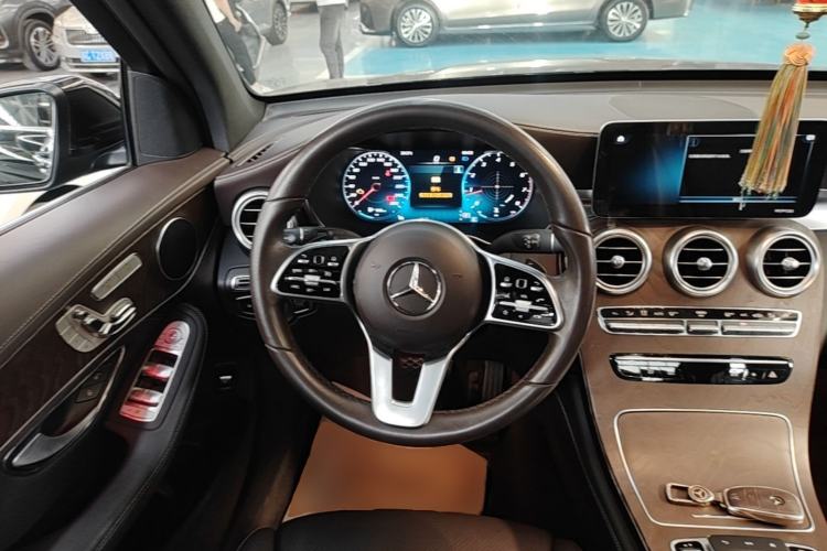 Used Mercedes-Benz GLC 2020 Facelift GLC 300 L 4MATIC Dynamic Edition Steering Wheel