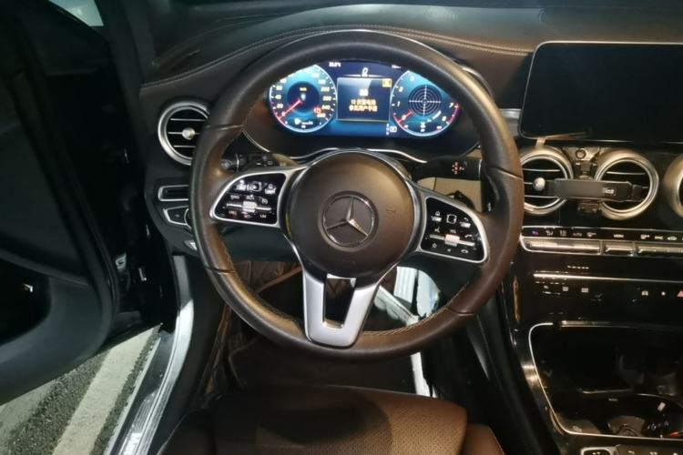 Used Mercedes-Benz GLC 2020 Facelift GLC 260 L 4MATIC Luxury Edition Steering Wheel