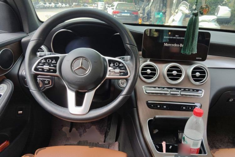 Used Mercedes-Benz GLC 2020 Facelift GLC 260 L 4MATIC Luxury Edition Steering Wheel